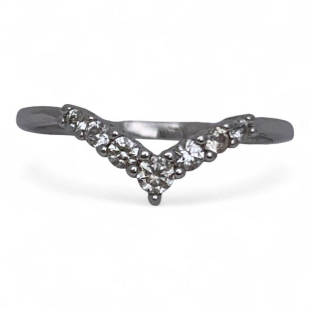 925 Sterling Silver Chevron V-Shape Stacking Band Ring Clear Stones Size 5 1.1g